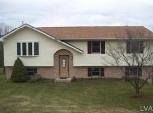 4354 Cedar Dr, Walnutport, PA 18088