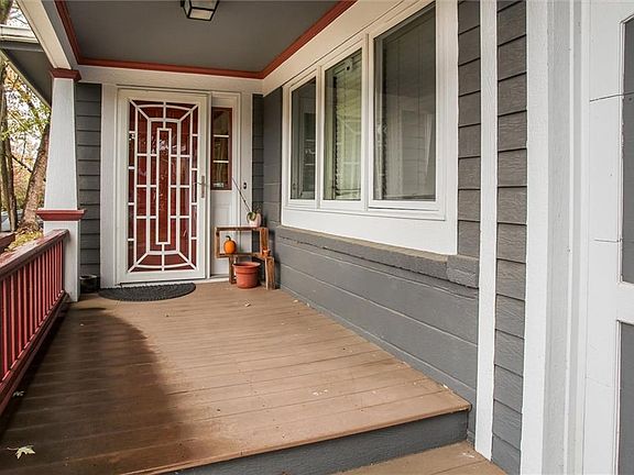 4th image of 3624 Genessee St