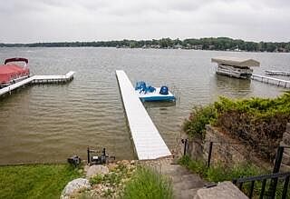 3rd image of 6550 N Shore Dr