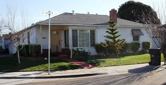 389 Saint George St photo 1