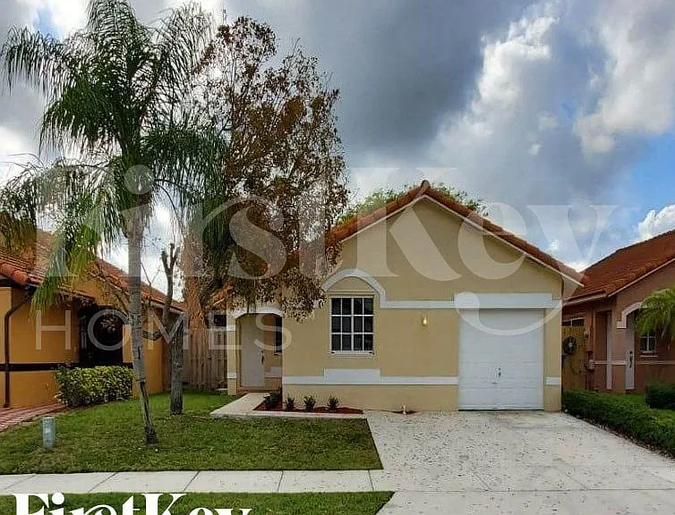 17655 SW 146th Ct — Photo 1