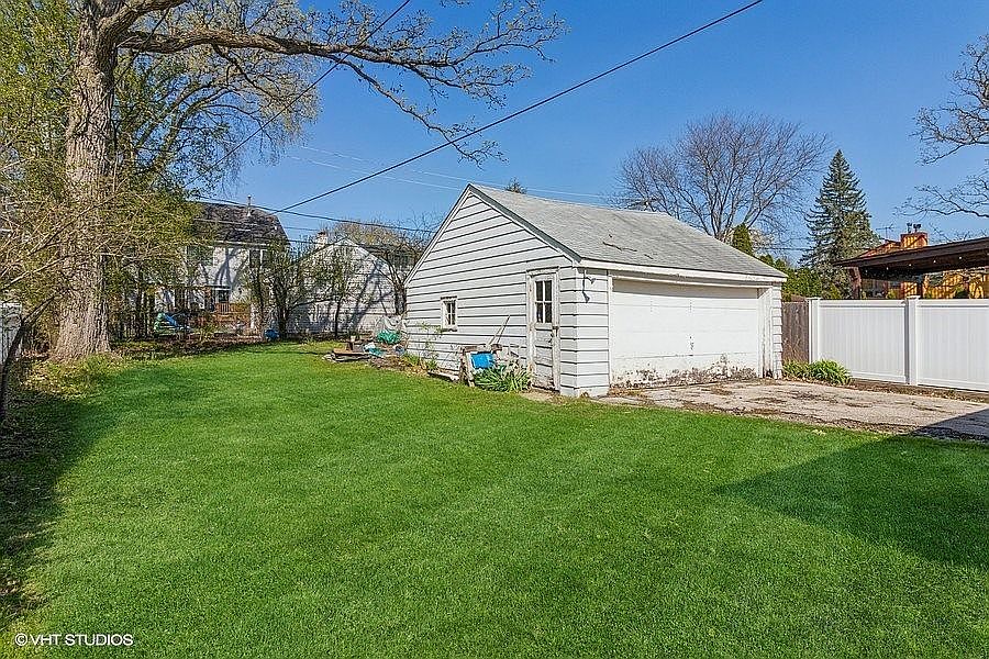 2nd image of 3842 Forest Ave