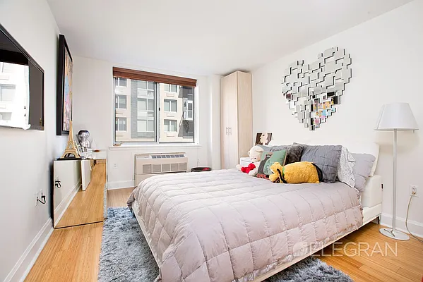 Sold by (Legacy) Elegran | media 5