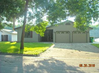 1883 Beech Tree Dr, Green Bay, WI 54304