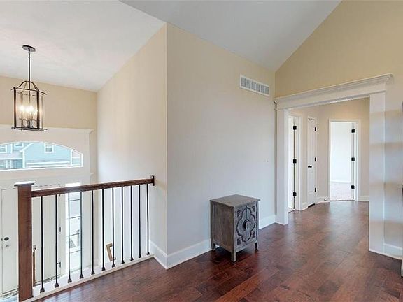 2nd image of 1516 N 162nd Cir