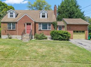 14 Petticoat Ln, Beacon, NY 12508