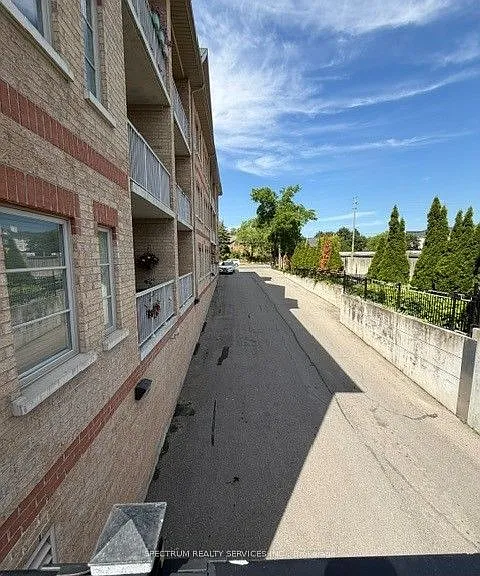 9901 Keele St #308 — Photo 27