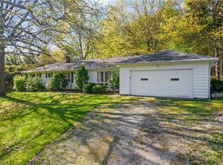 692 S Sheraton Dr, Akron, OH 44319
