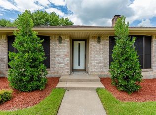 15166 Diana Ln, Houston, TX 77062