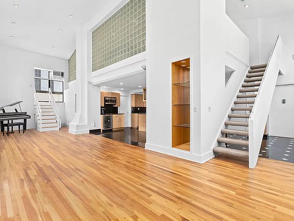 3rd image of 26 Beaver St APT 19