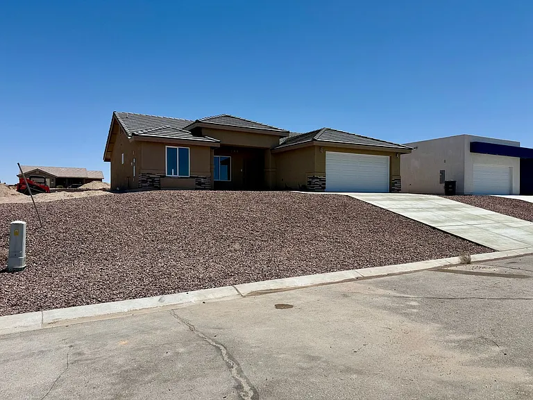 10857 Silver Spur Dr — Photo 2