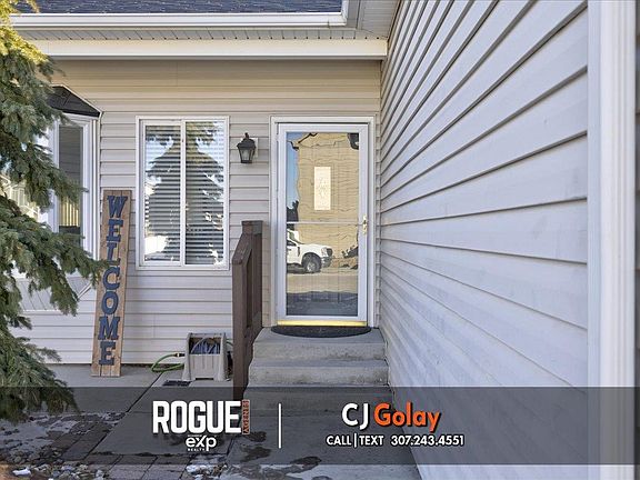 2nd image of 6775 Columbia River Rd