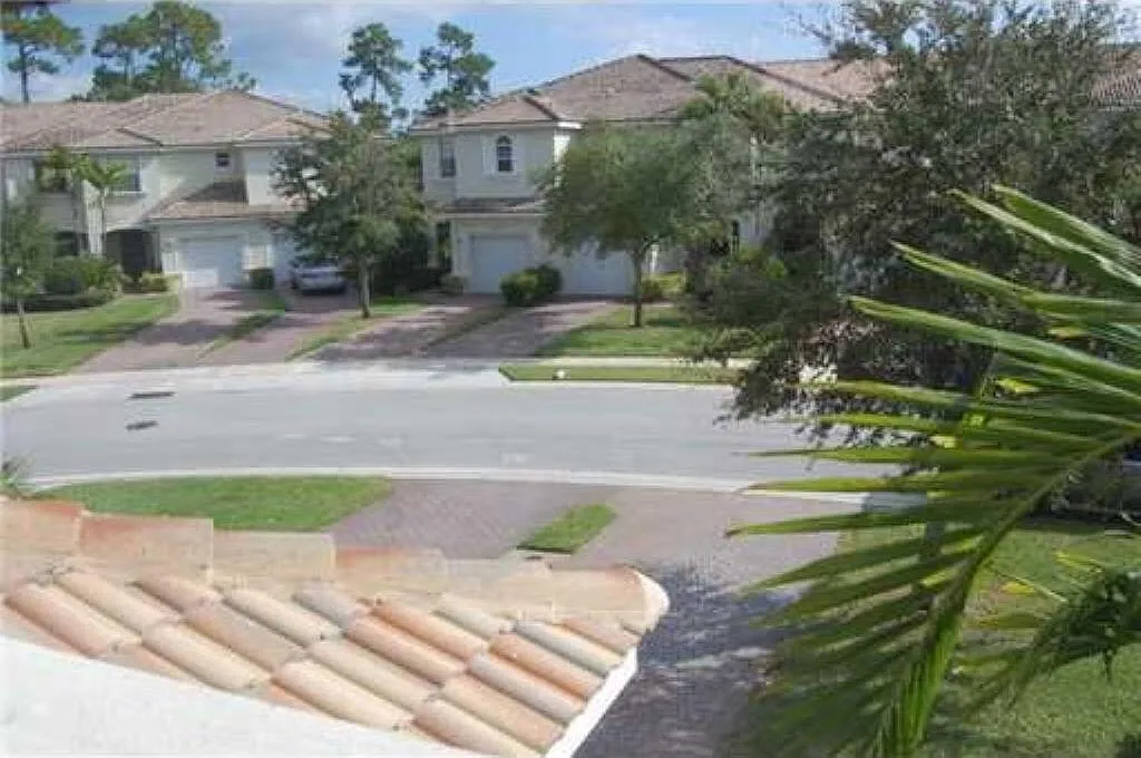 2 bed, 2.5 bath, 1568 sqft, $2,680 — Photo 3