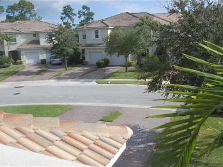 13377 Georgian Ct — Photo 3