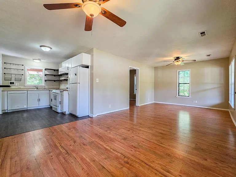 1505 N Garland Ave — Photo 5