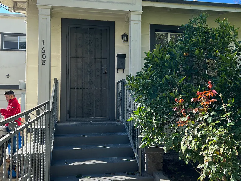 1608 Avalon St — Photo 3