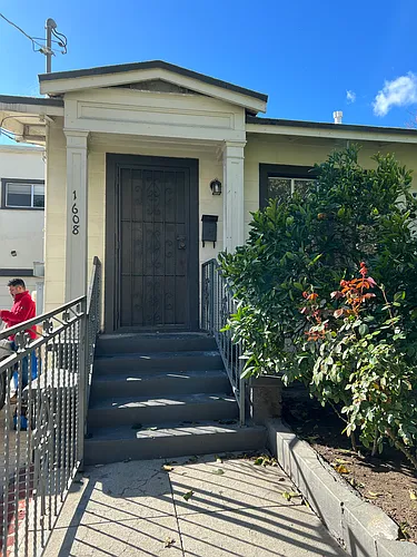 1608 Avalon St Photo 1