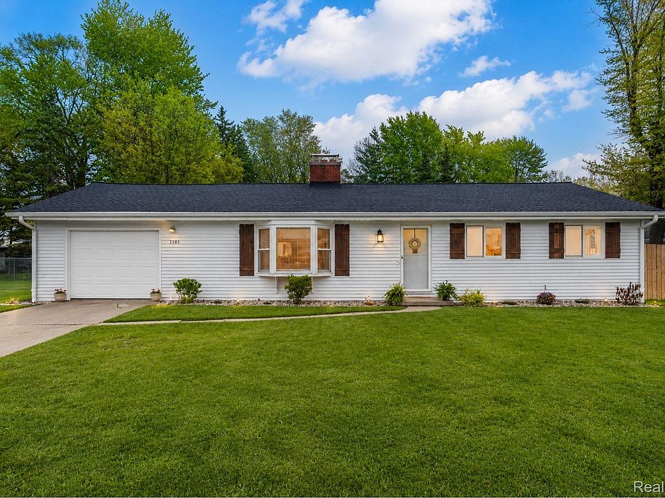 1st image of 3585 Creekwood Dr