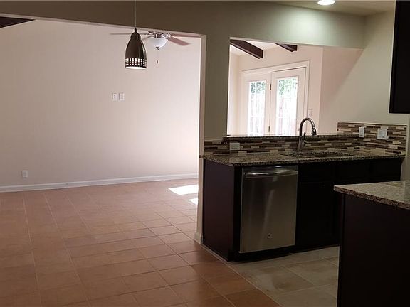 4th image of 2507 Glen Springs Way