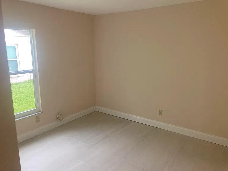 3214 Glenridge Dr — Photo 16