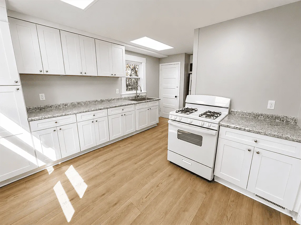 Building Photo - 413 E Maple Ave #1