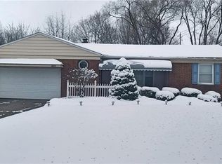 1817 Brainard Rd, Lyndhurst, OH 44124