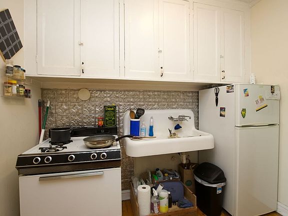 4th image of 1211 W Elmdale Ave #K3