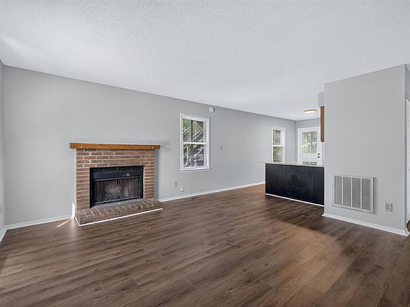 3rd image of 1501 Mary Frances Pl APT A