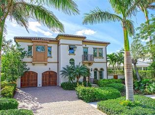 358 2nd Ave S, Naples, FL 34102
