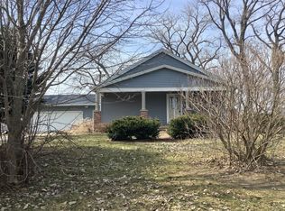 3015 N Queen Anne Rd, Woodstock, IL 60098