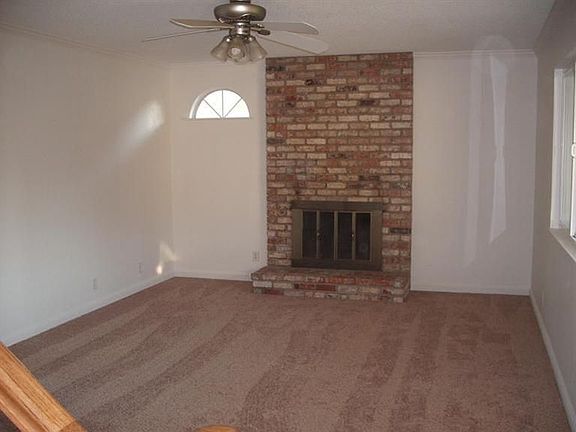 4th image of 1625 Truckee Way