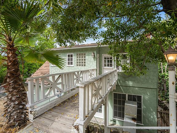 4th image of 12060 Laurel Terrace Dr