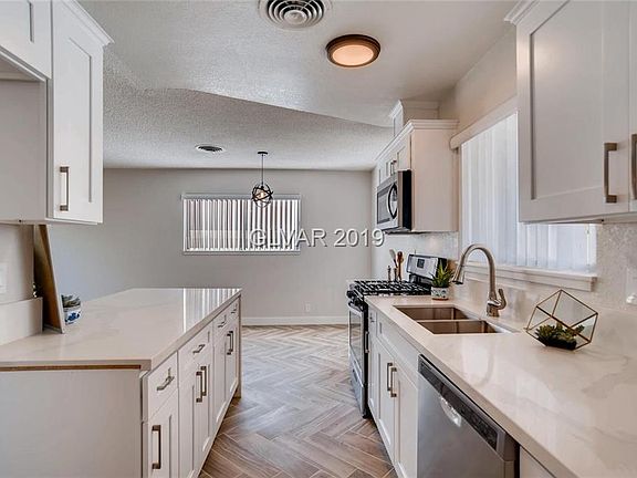 5th image of 3013 Scarlet Oak Ave