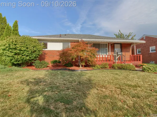 2881 Maxwell St, Trenton, MI 48183