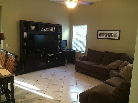 5th image of 741 Tanglewood Cir
