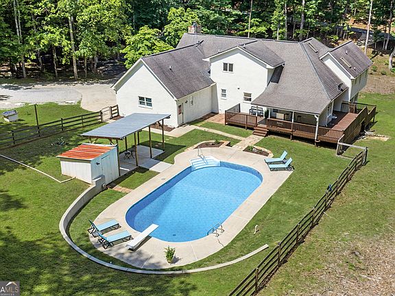 3rd image of 360 Darren Dr