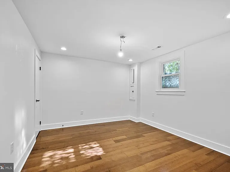 10222 Arizona Cir #18 — Photo 21