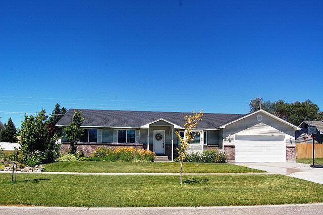 1st image of 4239 E Smithfield Way