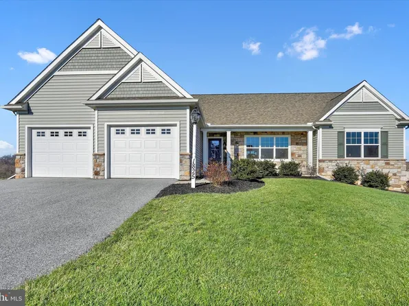 1825 Fountain Rock Dr, Dover, PA 17315
