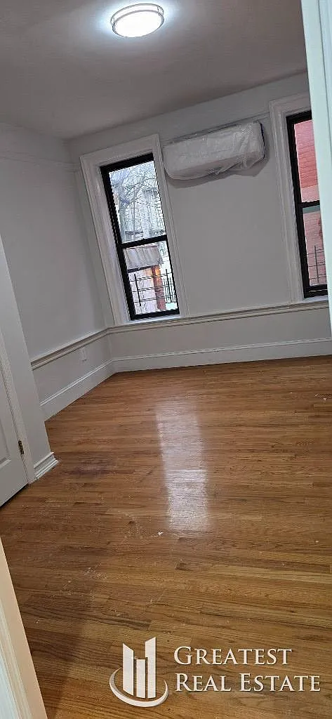 212 East 52nd Street — Photo 4