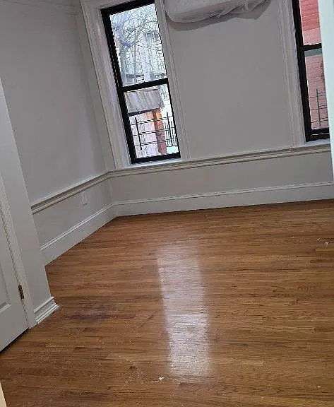212 E 52nd St #1R — Photo 4