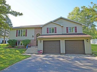 323 Maple Ln, Coleman, WI 54112