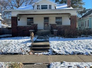 206 Willard Ave, Bloomington, IL 61701