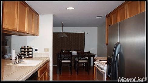 5th image of 930 Ayers Ln