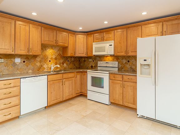 5th image of 475 Plum Creek Dr APT 406