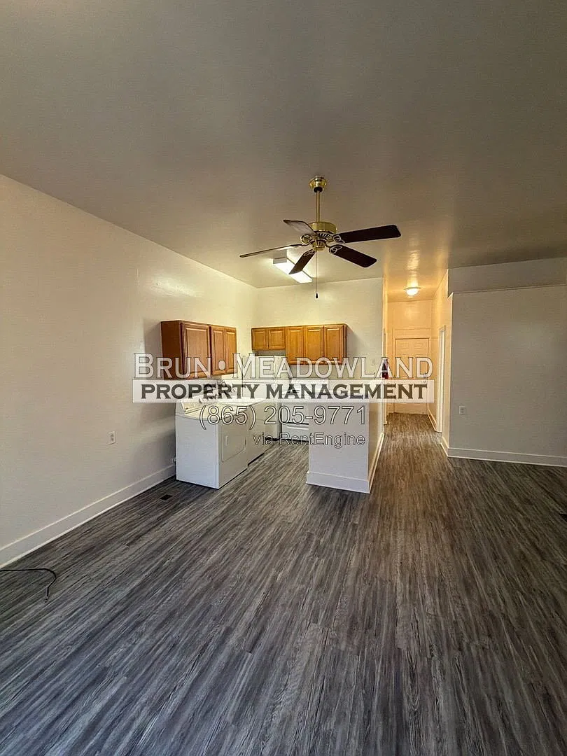 3 bed, 1.0 bath, 1131 sqft, $2,450 — Photo 2