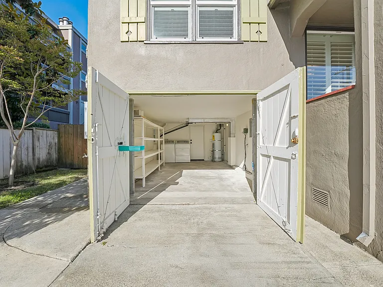 543 Liberty St — Photo 43