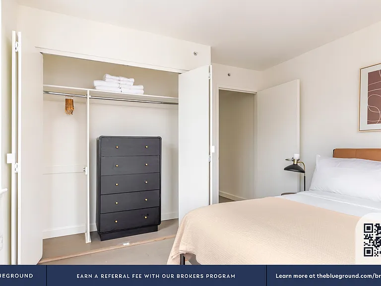 561 10th Ave #21D — Photo 9