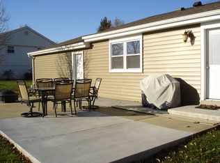 242 Peffer Ln, Fenton, MO 63026