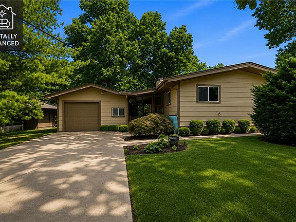 2nd image of 12 Harlow Dr